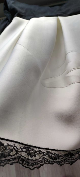 Sukienka biała z czarnym S-M