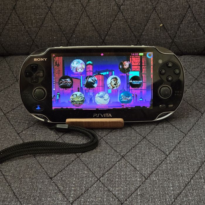Playstation Vita 1003 OLED Desbloqueada