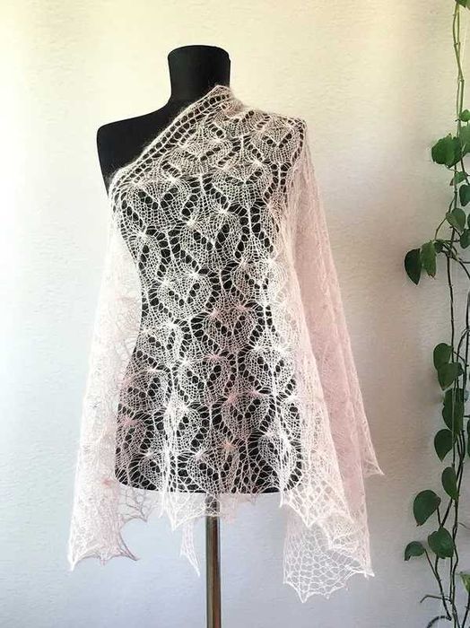 Ніжно-рожева шаль з кід мохеру на шовкові