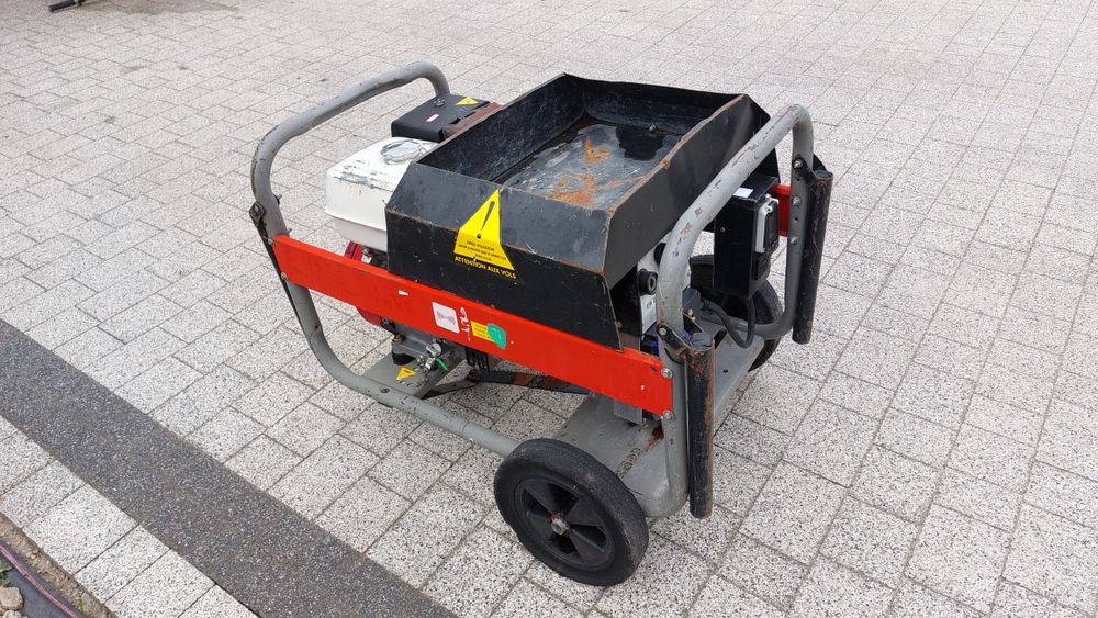 Agregat prądotwórczy SDMO VX 200/4 H spawalniczy silnik Honda GX 390