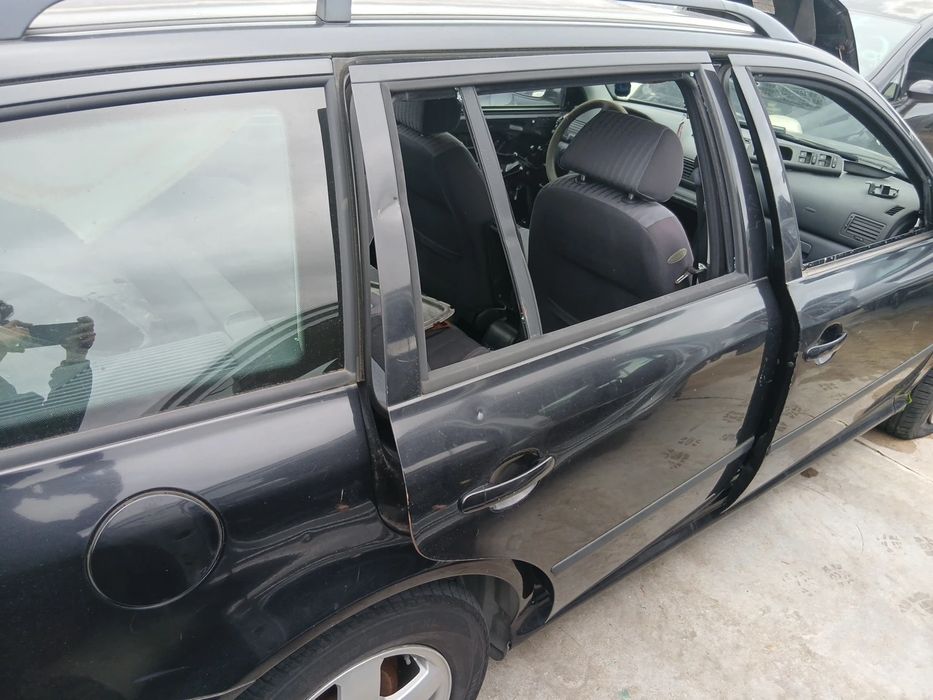 Porta trás direita SKODA Octavia I Break (1U5)