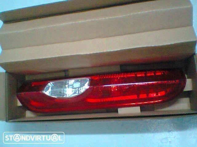 Farolins Farolim de stop Renault Trafic 2006 até 2013