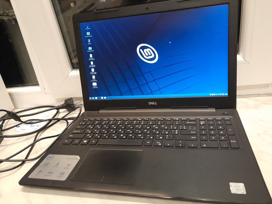 Ноутбук  состояние  нового  dell  15 3000