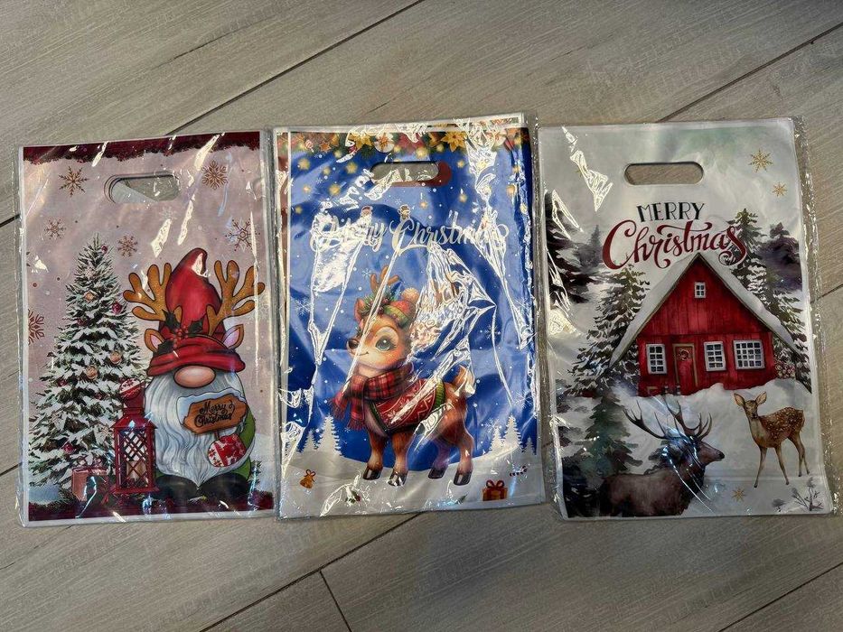 Різдвяні подарункові пакети (новорічні) 25 штук в комплекті.