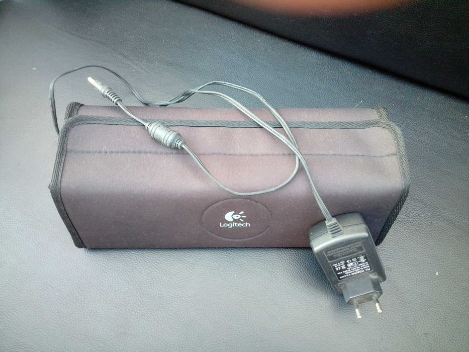 Coluna amplificadora de som para leitor de  MP3, Logitech