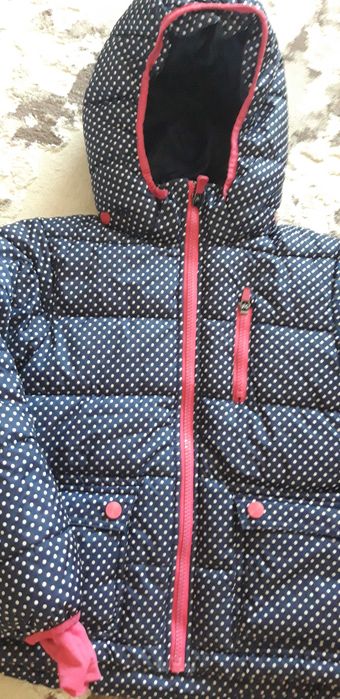 Продам весняну куртку для дівчинки