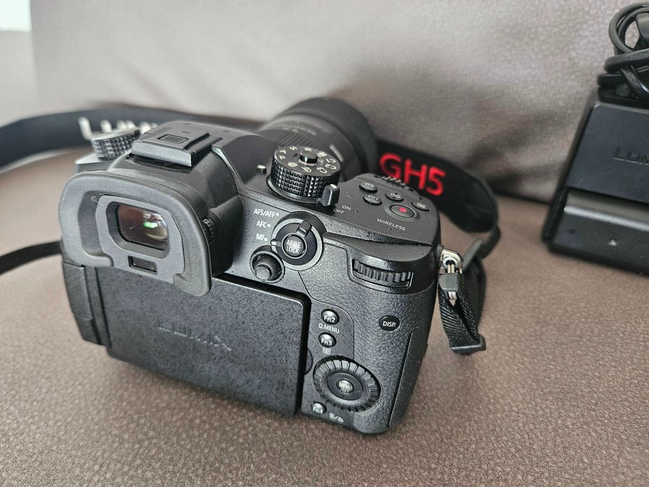 Panasonic GH5 + Viltrox EF M2II+ Sigma 18-35