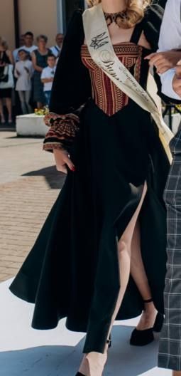 Випускне плаття українського бренду