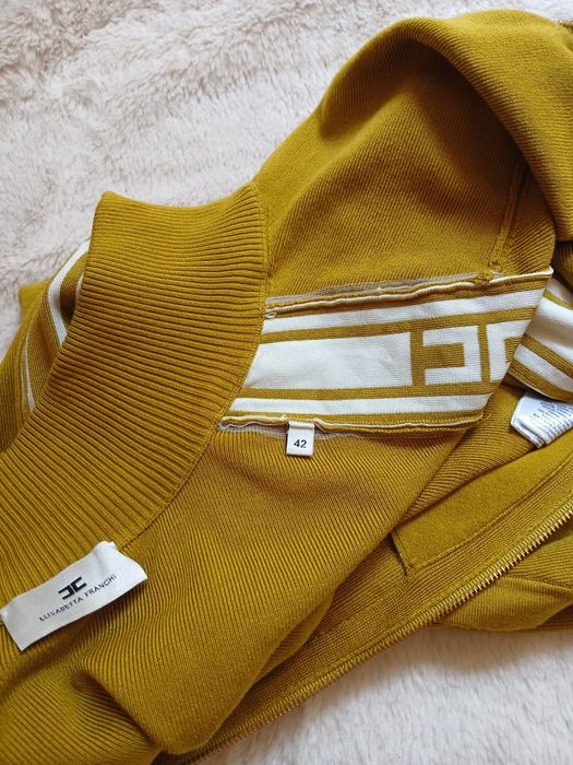 олімпійка, розмір XS

elisabetta franchi

elisabetta franchi