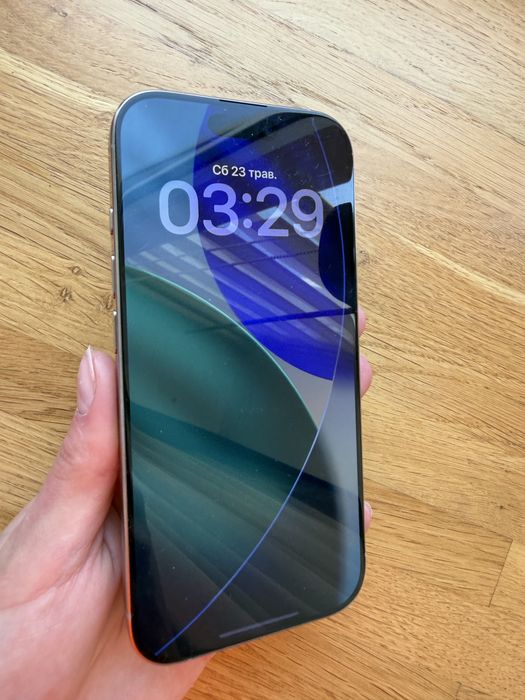 iPhone 16 pro 256 natural titanium