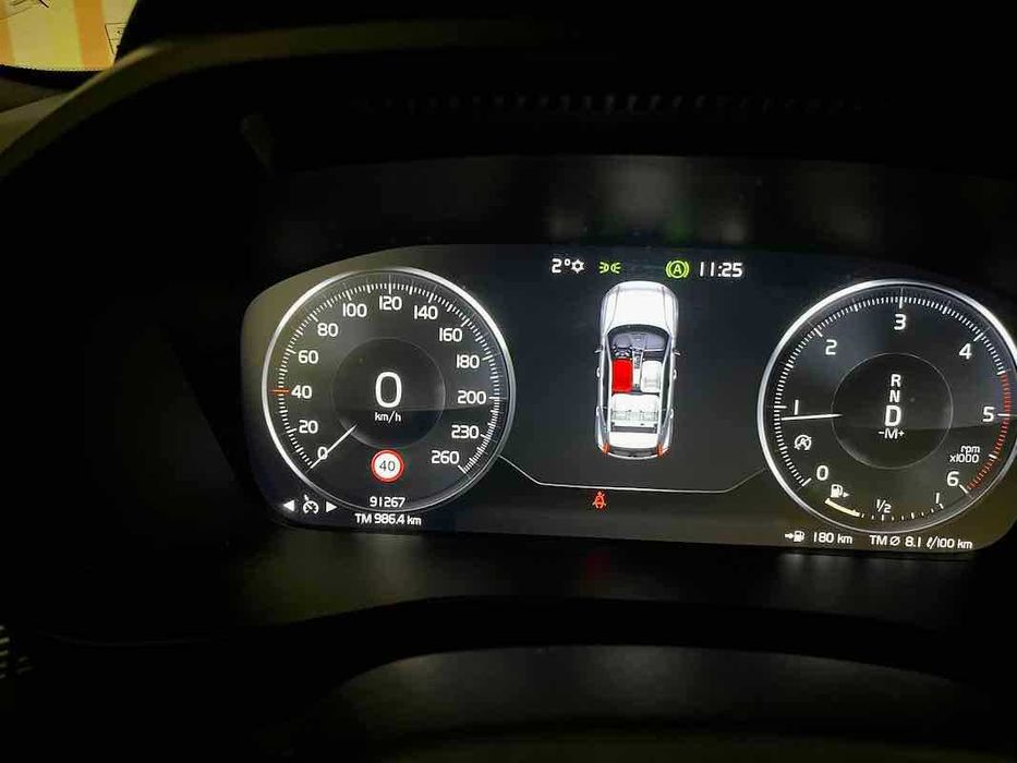 VOLVO XC40 D4 - RDesgn