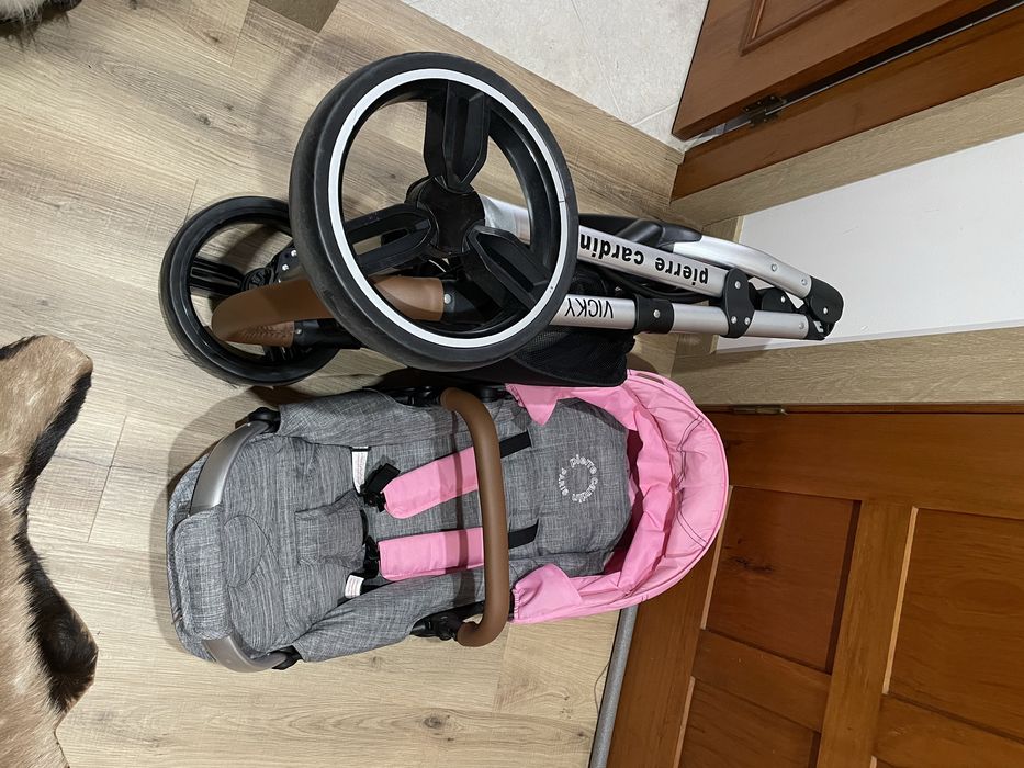 Carrinho bebe Pierre Cardin