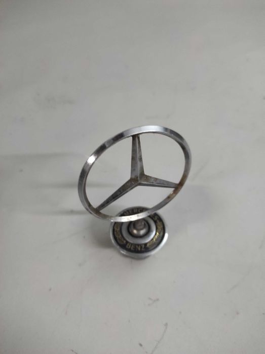 MERCEDES-BENZ, Emblemat na maskę