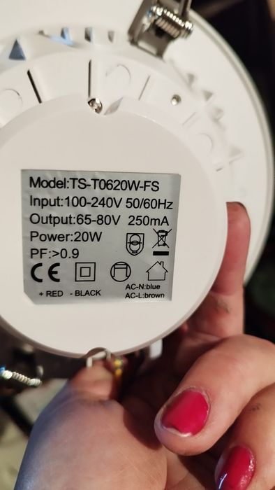 Lampa  LED  na sufit.pod regips