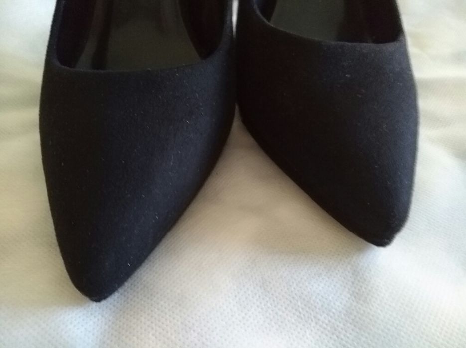 Sapato  camurça 37 (NOVO)