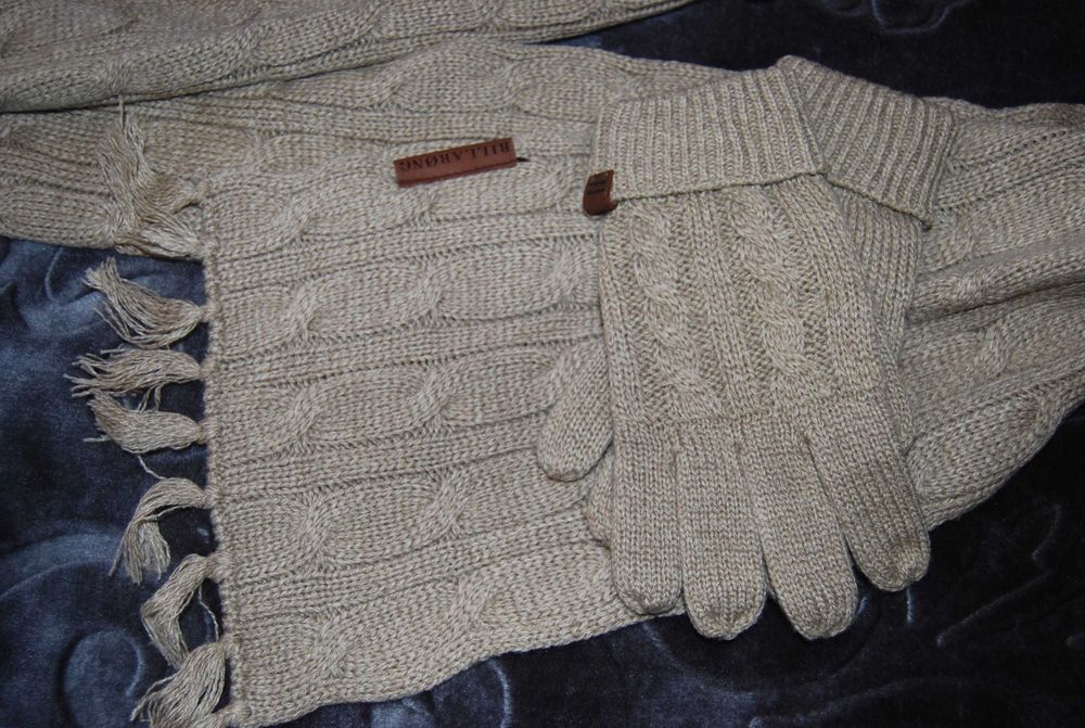 Komplet Szalik - Rękawiczki. Billabong BEŻ