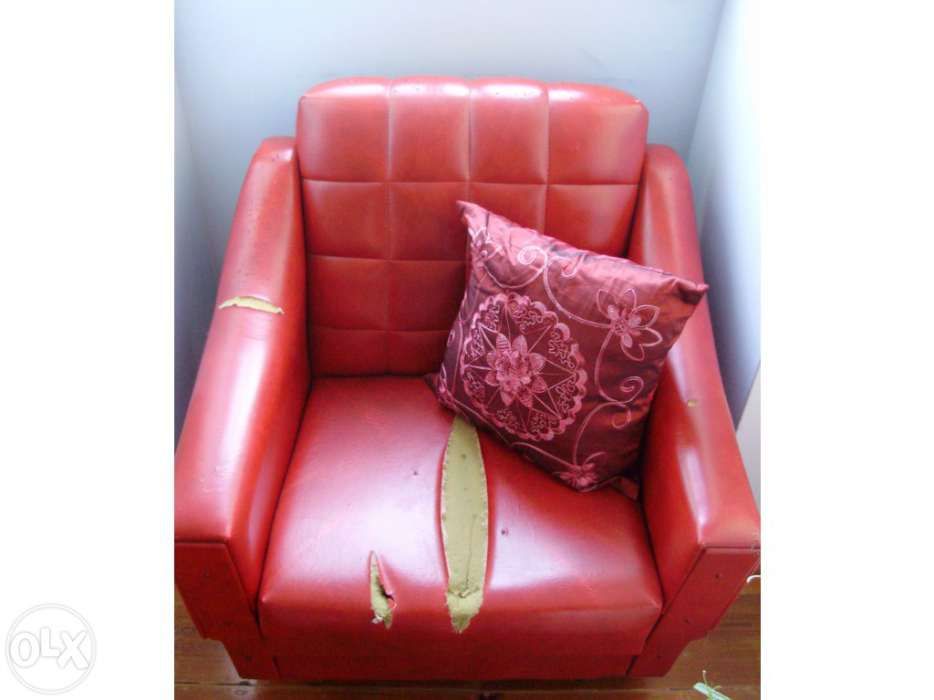 Sofá individual vermelho com design - muito bonito