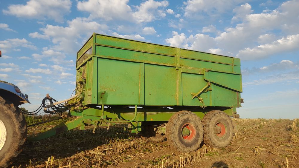 Rozrzutnik przyczepa objętościowa