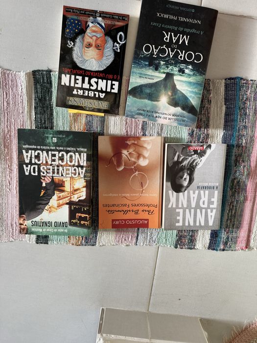 Diferentes livros em diferentes preços