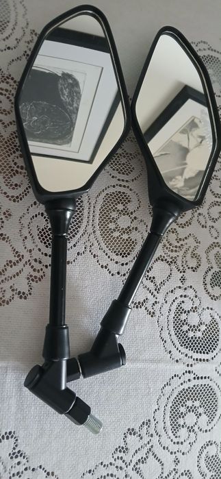 Vendo par de retrovisores universais para  mota novos nunca usados