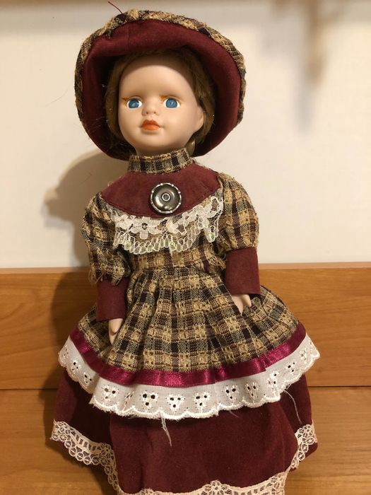 Кукла фарфорова в ірландському стилі