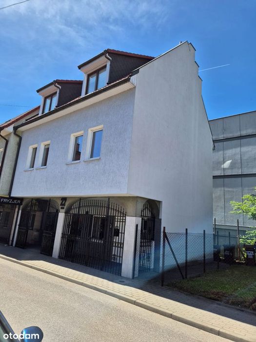 Dom w zabudowie szeregowej w centrum miasta