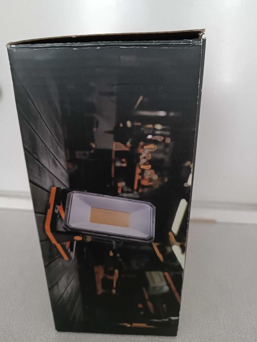 Lampa warsztatowa akumulatorowa NITEO 20V MAX 2150 Im