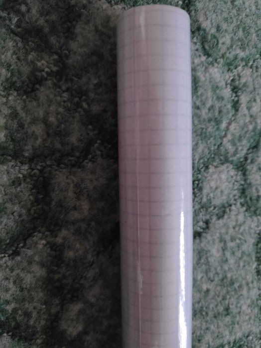 Przezroczysta folia samoklejąca