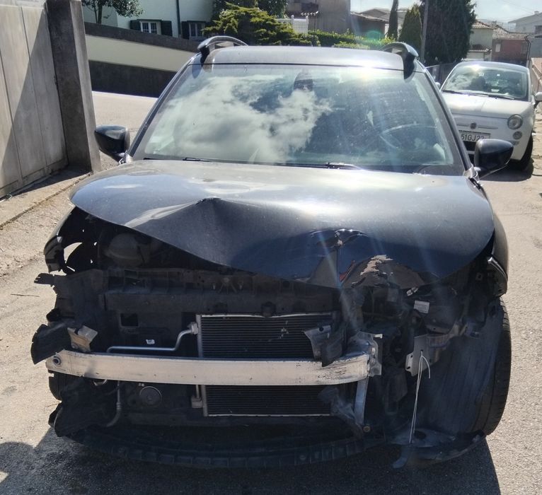 Vendo citroen c4 catus 1.2 vti 2017 nacional com 69 mil km  acidentado salvado