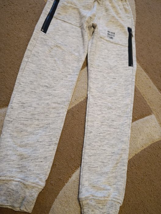 Фірмові спортивні штани на 9-10 років