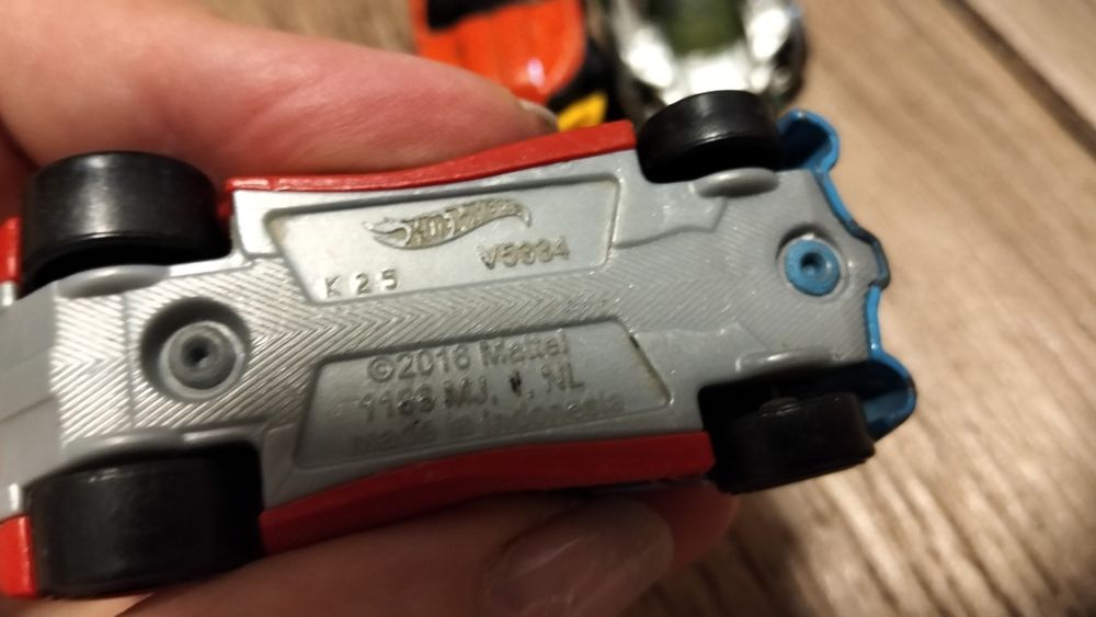 Машинка моделька