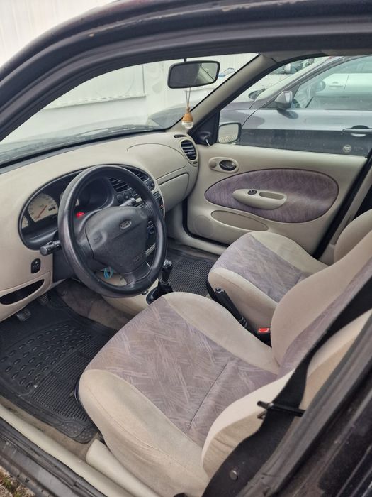 Ford Fiesta  1.25 Gasolina |  130.000 km | Bom Estado
