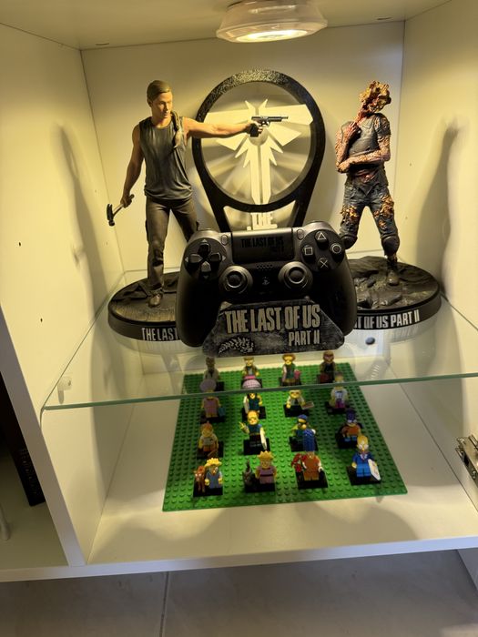 Várias Edições especiais playstation e figuras(ler discricão)