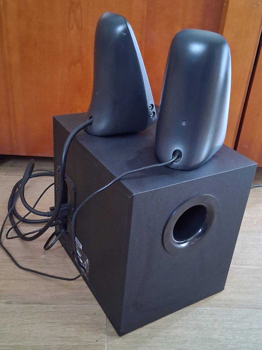 Logitech Z623 colunas de som