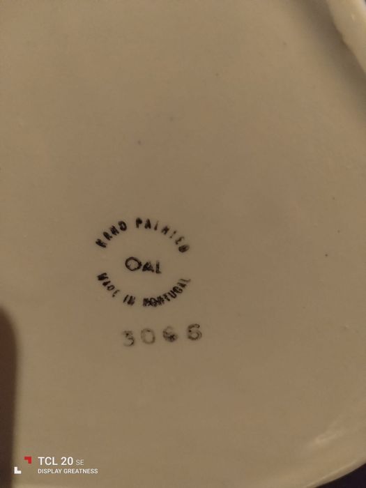 Fonte com torneira e base em louça Portuguesa muito antiga pintada mão