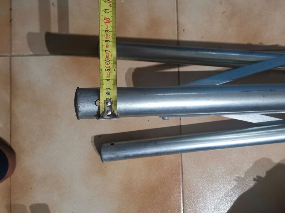 Tripé Para equipamentos som, antenas, etc.