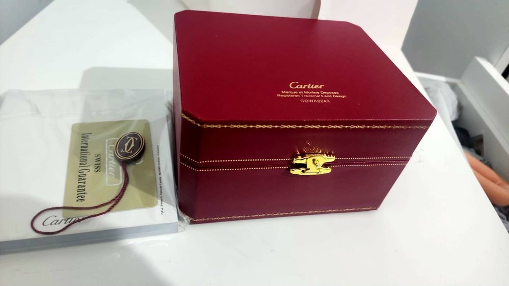 Relógio Panthère de Cartier em aço inoxidável e ouro amarelo 18K.