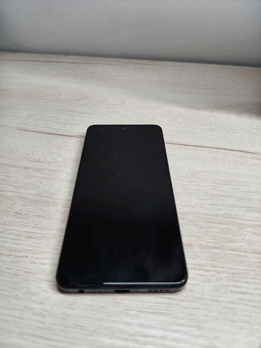 Smartfon Realme 11 5G jak nowy