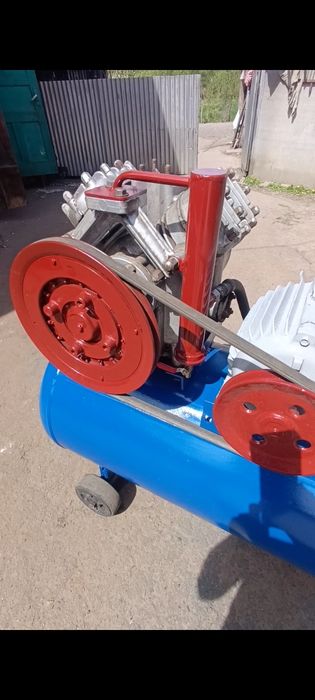 Компресор повітряний 4 циліндра та бак на 200л