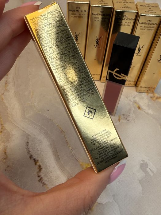 Румʼяна рідкі Yves Saint Laurent 44