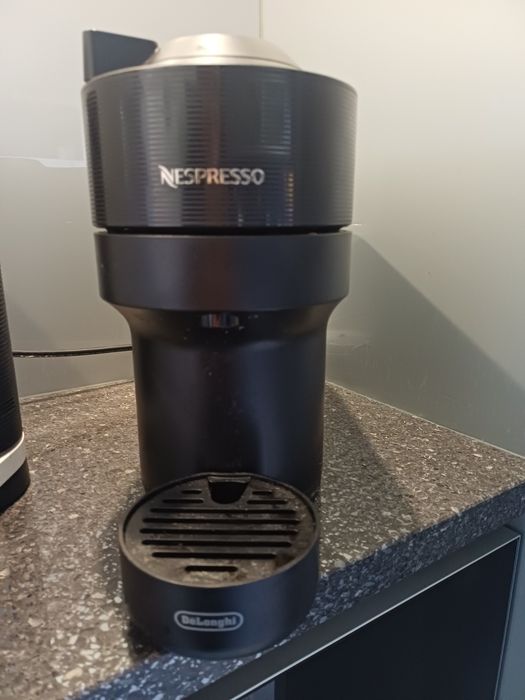 Máquina de cafe DELONGHI Vertuo Pop em preto