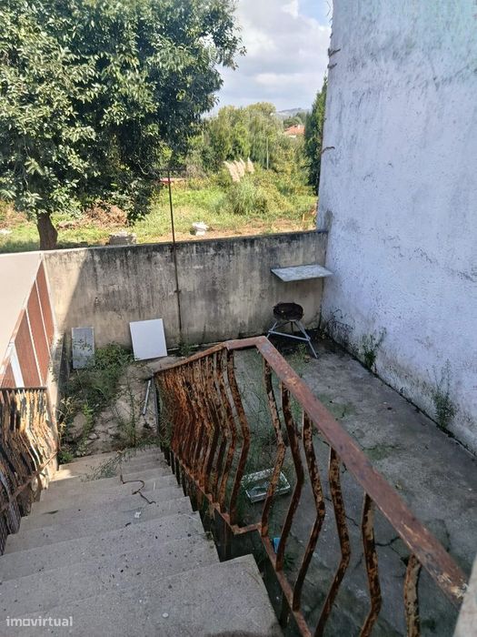 Excelente Oportunidade de Negócio ! Moradia T2 com cave em Pedroso