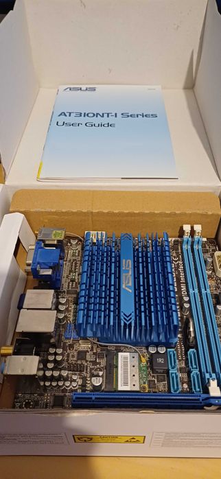Motherboard mini Itx Asus AT3IONT-I DELUXE