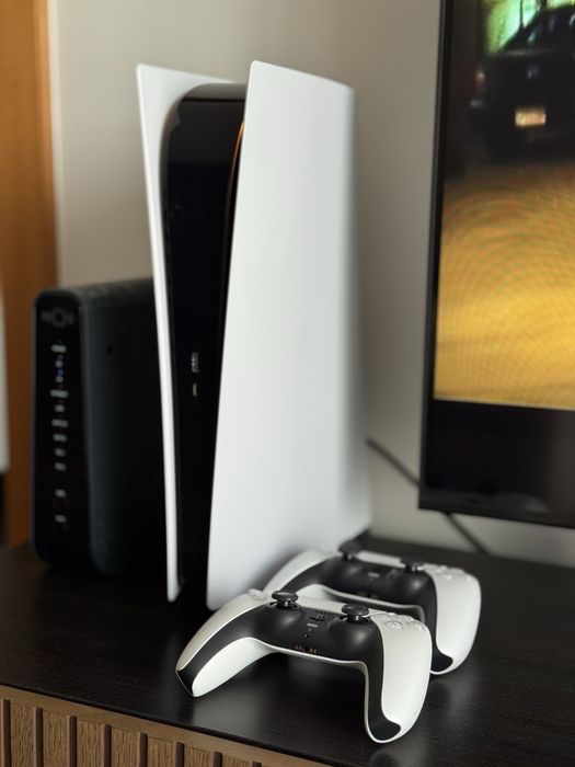 PS5 Digital Edition + 2 Controllers + PlayStation Portal64171721179266122