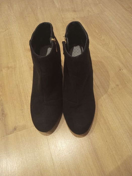 Buty damskie zamszowe New Look r.40