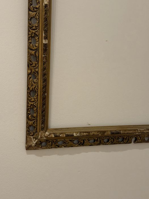 Moldura vintage dourada