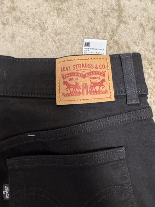 Нові джинси  Levis