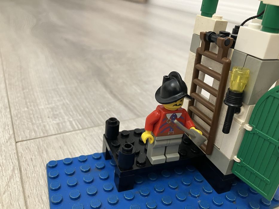 Lego system pirates 6244 - Armada Sentry