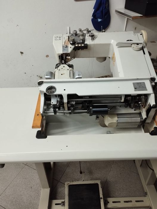 Maquina de costura adler