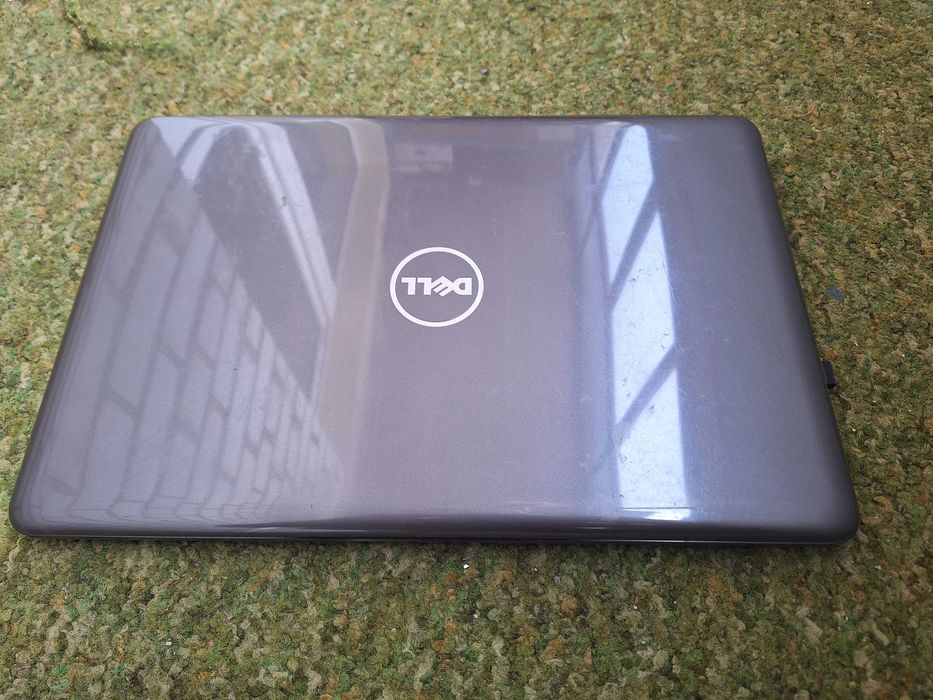 Ноутбук DELL Inspiron 5567. Екран 15,6'. Intel Core i3. Відеокарта AMD